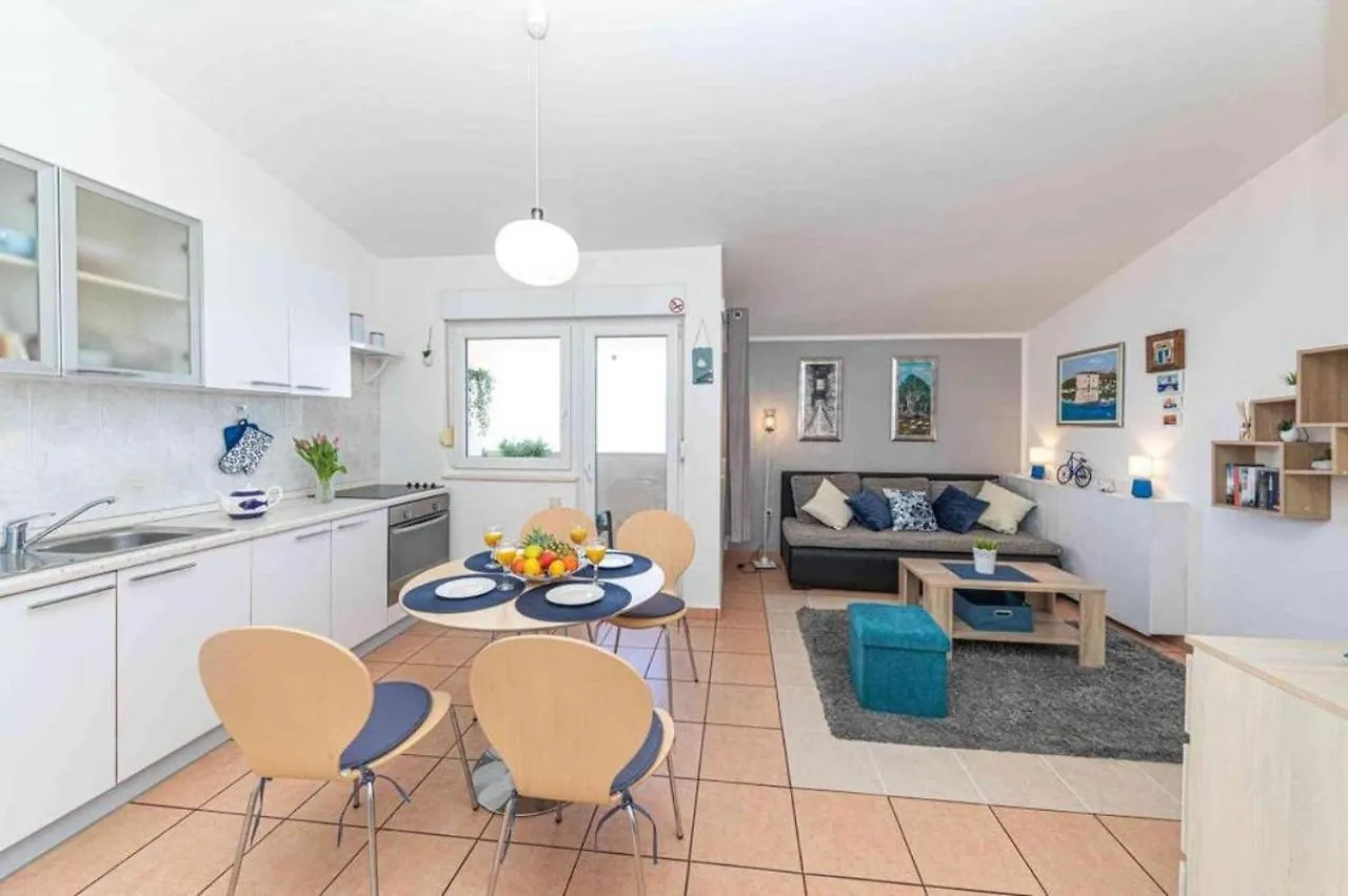 Apartment In Okrug Gornji With Sea View, Balcony, Air Conditioning, W-Lan 5050-1 Trogir
