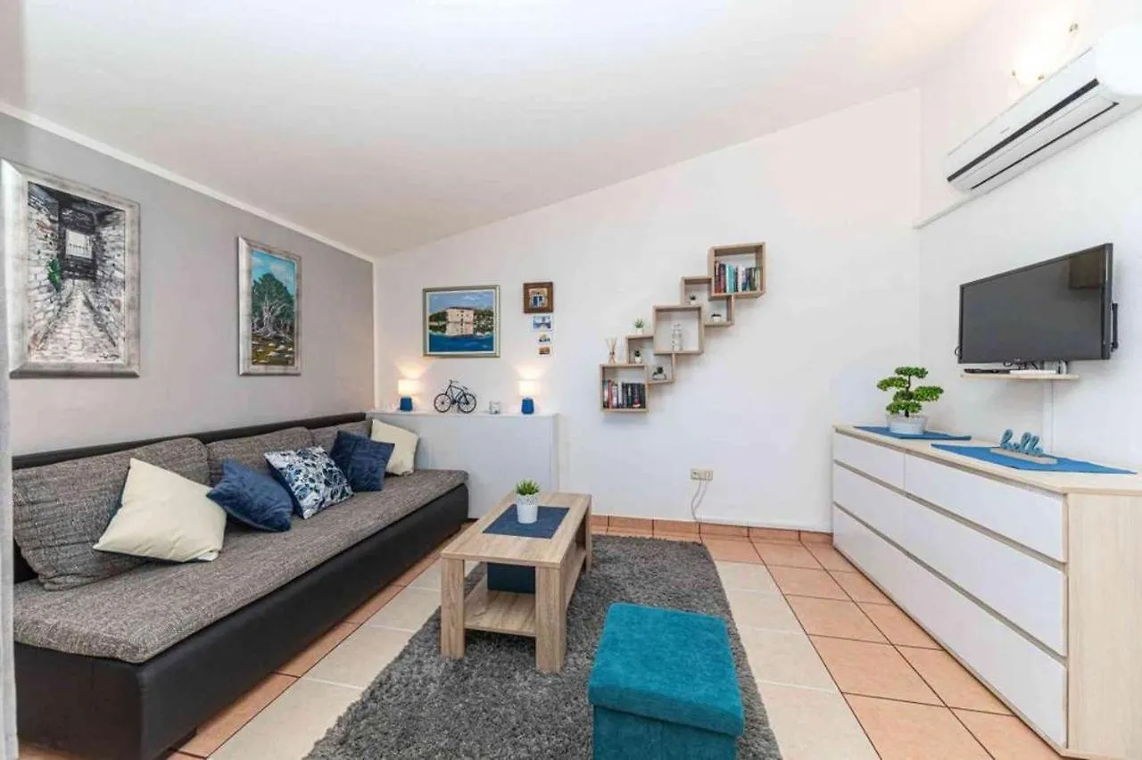 Apartment In Okrug Gornji With Sea View, Balcony, Air Conditioning, W-Lan 5050-1 Traù
