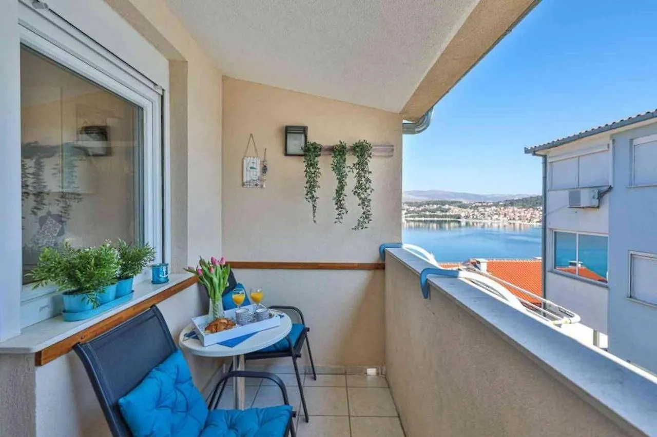 Apartment In Okrug Gornji With Sea View, Balcony, Air Conditioning, W-Lan 5050-1 Traù
