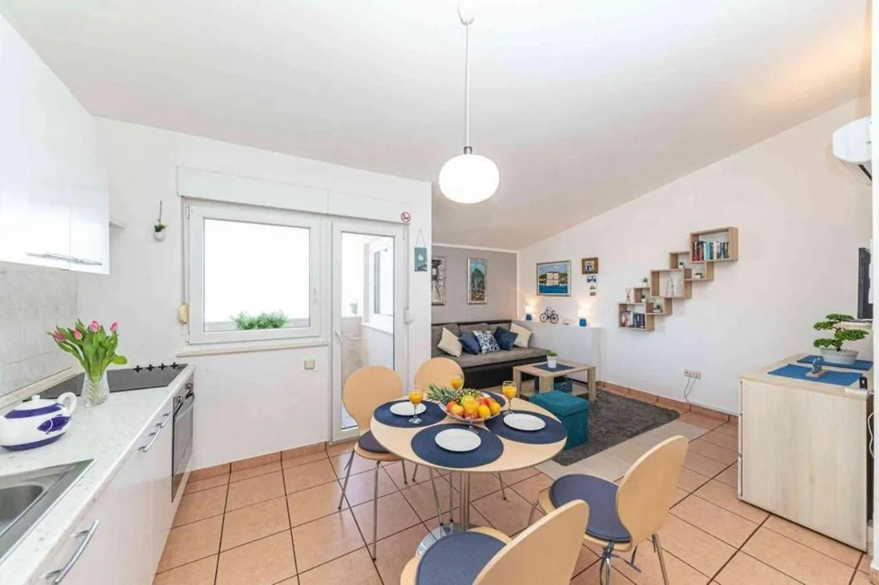Apartment In Okrug Gornji With Sea View, Balcony, Air Conditioning, W-Lan 5050-1 Trogir Croatia