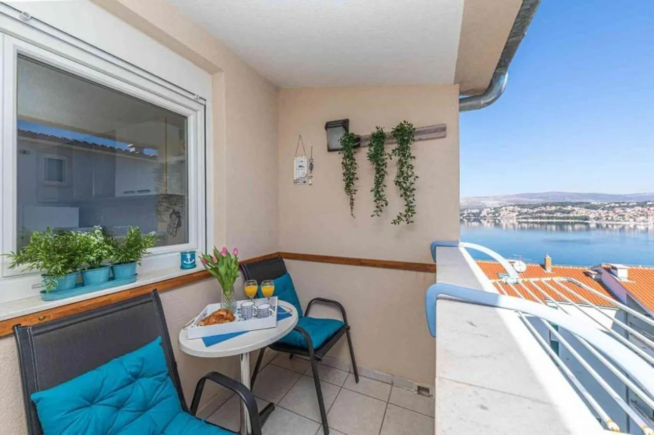Apartment In Okrug Gornji With Sea View, Balcony, Air Conditioning, W-Lan 5050-1 Trogir Croatia