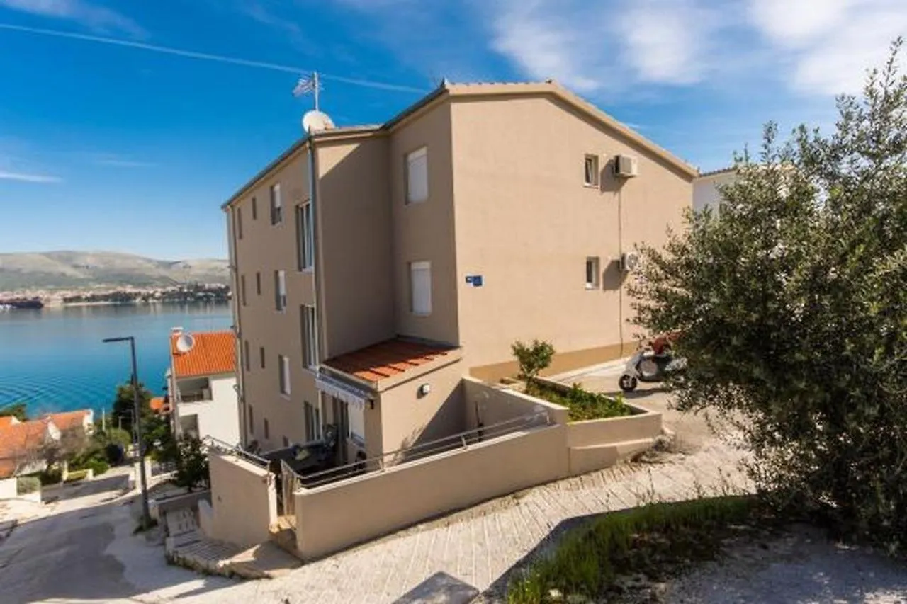 Apartment In Okrug Gornji With Sea View, Balcony, Air Conditioning, W-Lan 5050-1 Trogir 0*,  Croatia